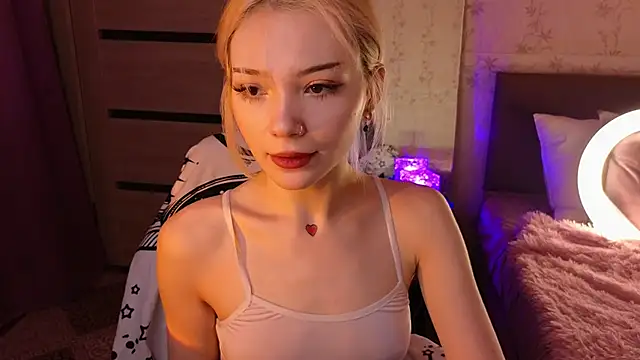 Snapshot of SandraBoyl chatting on January 6, 2025, 12:59 am SandraBoyl online show from January 6, 2025, 12:59 am