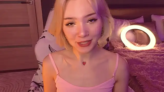 Snapshot of SandraBoyl chatting on February 4, 2025, 4:15 am SandraBoyl online show from February 4, 2025, 4:15 am