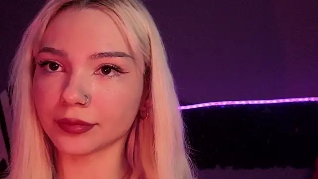 SandraBoyl online show from November 21, 2025, 9:19 am