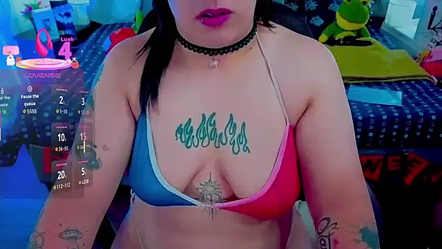 Snapshot of NatalieHarris chatting on October 31, 2025, 6:42 pm NatalieHarris online show from October 31, 2025, 6:42 pm