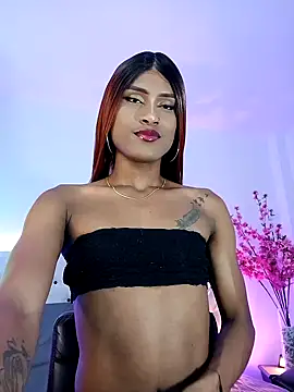 Snapshot of Elektra_Queen chatting on February 3, 2025, 1:51 pm Elektra Queen online show from February 3, 2025, 1:51 pm