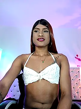 Snapshot of Elektra_Queen chatting on October 25, 2025, 12:56 pm Elektra Queen online show from October 25, 2025, 12:56 pm