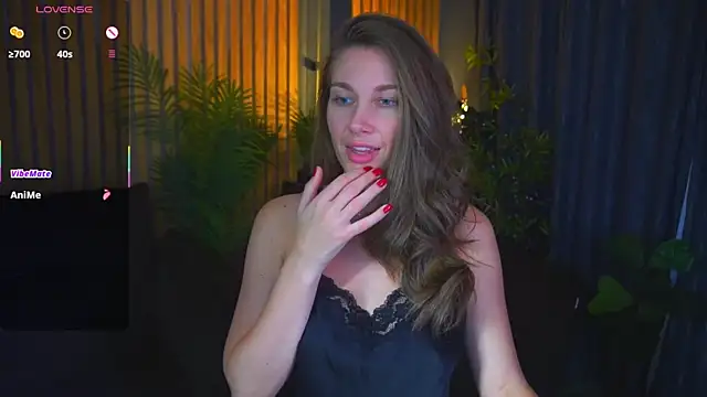 JasminJames online show from October 24, 2025, 1:07 pm