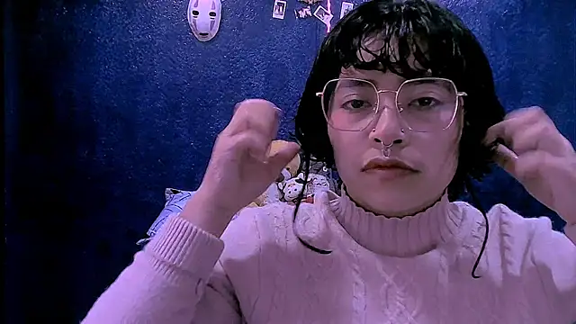 NinaYellow online show from April 9, 2026, 12:43 pm