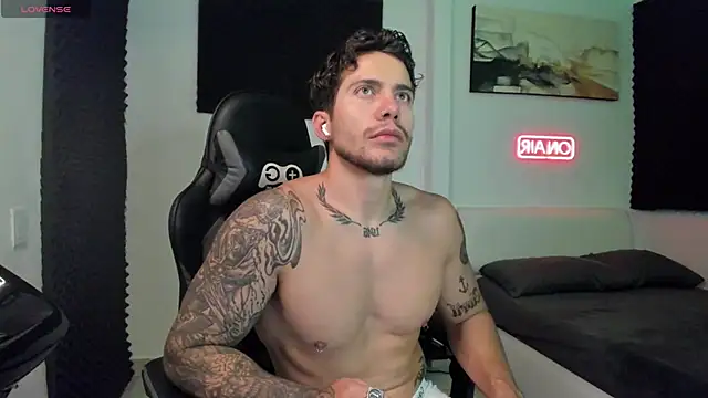 LucianSinclair online show from November 29, 2025, 2:25 am