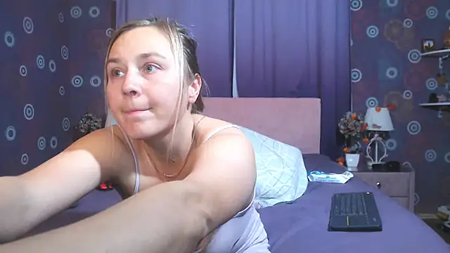 Snapshot of SquirtyAlice chatting on November 7, 2025, 8:53 pm SquirtyAlice online show from November 7, 2025, 8:53 pm