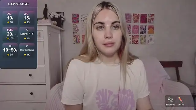 Snapshot of pawpaws chatting on September 22, 2025, 6:48 am pawpaws online show from September 22, 2025, 6:48 am