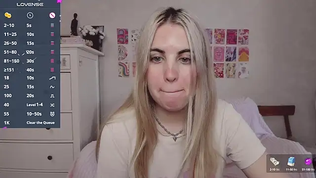 Snapshot of pawpaws chatting on September 26, 2025, 7:01 am pawpaws online show from September 26, 2025, 7:01 am