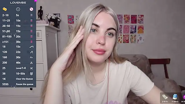 Snapshot of pawpaws chatting on October 15, 2025, 8:58 am pawpaws online show from October 15, 2025, 8:58 am