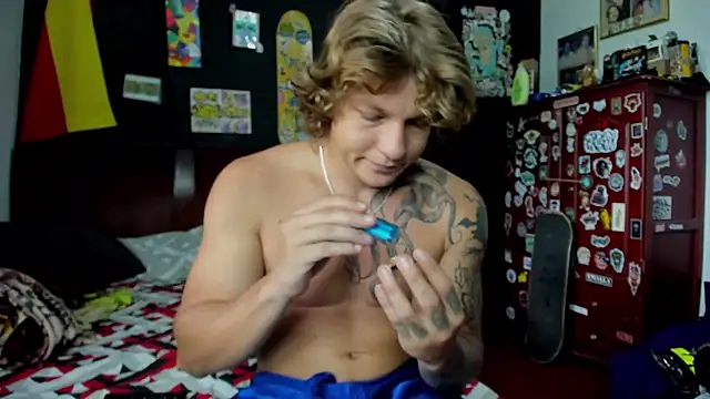 Tom Krakow online show from October 18, 2025, 4:30 pm