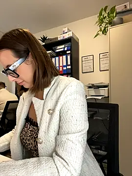 Hii Lolla online show from November 7, 2025, 7:08 am