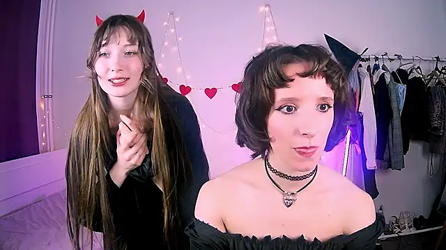 Violet Veliya online show from March 22, 2026, 5:38 pm