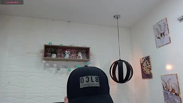 DmitriSanders online show from February 7, 2025, 9:04 pm