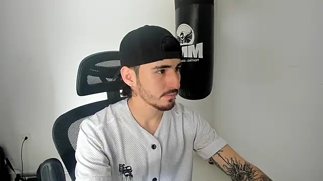 DmitriSanders online show from September 12, 2025, 6:52 pm