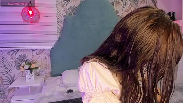 bellaa becca online show from February 4, 2025, 6:06 pm