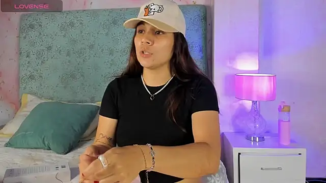 bellaa becca online show from February 4, 2026, 11:09 pm