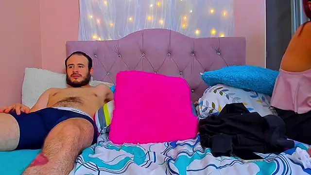 CoupleLatinXXX online show from February 25, 2025, 8:30 pm