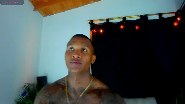 Snapshot of esteveen_ortegas_ chatting on September 18, 2025, 7:32 am esteveen ortegas  online show from September 18, 2025, 7:32 am