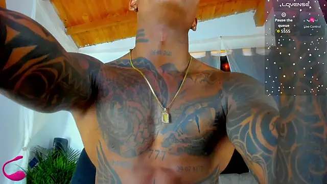 Snapshot of esteveen_ortegas_ chatting on September 25, 2025, 6:11 pm esteveen ortegas  online show from September 25, 2025, 6:11 pm