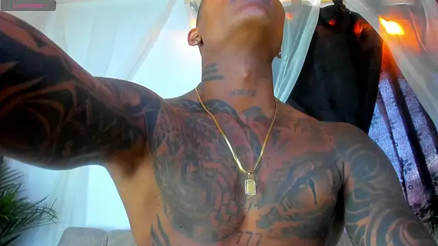 Snapshot of esteveen_ortegas_ chatting on October 2, 2025, 5:09 pm esteveen ortegas  online show from October 2, 2025, 5:09 pm