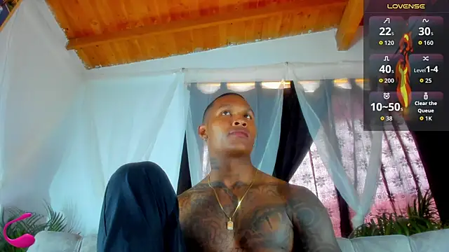 Snapshot of esteveen_ortegas_ chatting on October 22, 2025, 4:07 pm esteveen ortegas  online show from October 22, 2025, 4:07 pm