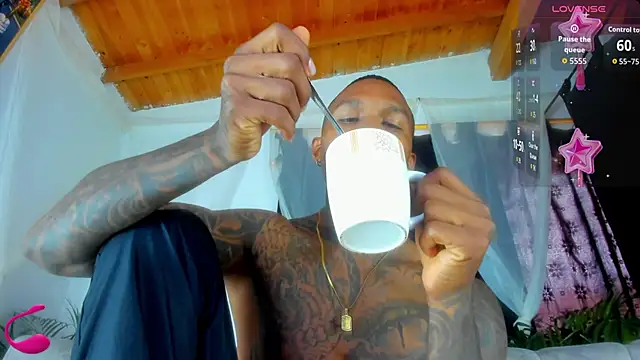 Snapshot of esteveen_ortegas_ chatting on October 27, 2025, 1:37 pm esteveen ortegas  online show from October 27, 2025, 1:37 pm