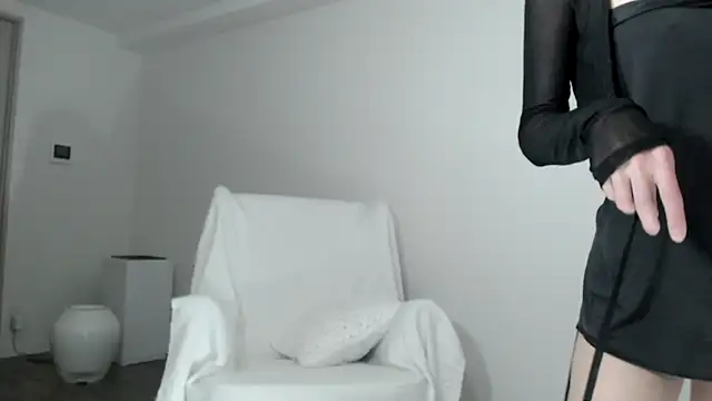 Snapshot of Lily_0000 chatting on March 12, 2025, 5:49 pm Lily 0000 online show from March 12, 2025, 5:49 pm