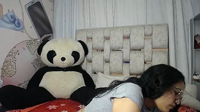 KEYRA-MILLER- online show from December 19, 2025, 2:51 am