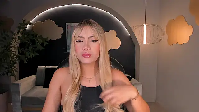 StacyEvansX online show from January 20, 2025, 10:07 am