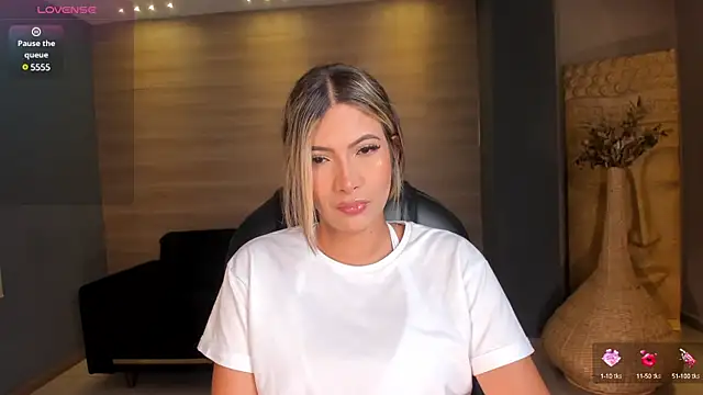 StacyEvansX online show from March 21, 2025, 10:28 am