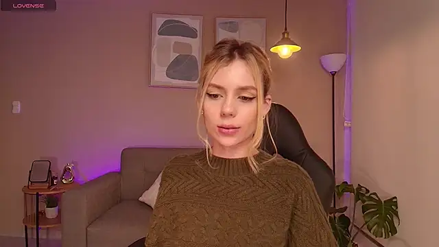 Snapshot of MirandaShaw chatting on February 10, 2025, 2:41 am MirandaShaw online show from February 10, 2025, 2:41 am