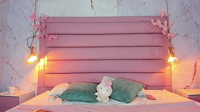 Snapshot of Lezy_ chatting on October 3, 2025, 7:44 pm Lezy  online show from October 3, 2025, 7:44 pm