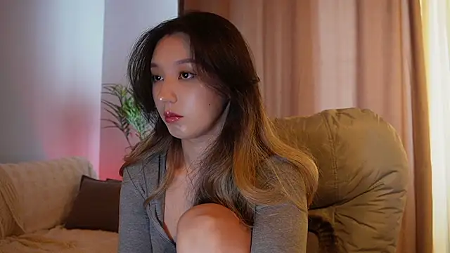 Sarasuo1 online show from April 10, 2026, 4:50 am