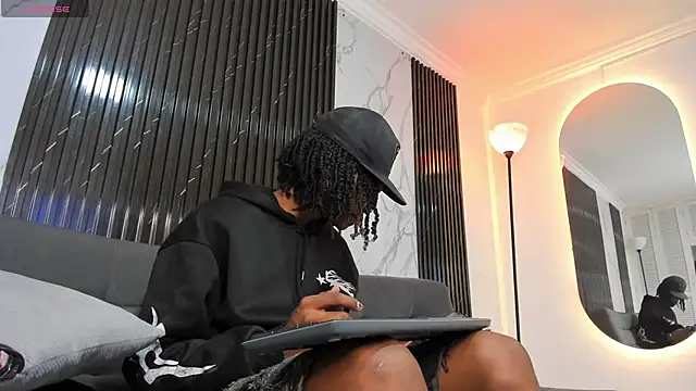 BRYXXXON1 online show from December 10, 2024, 4:13 am