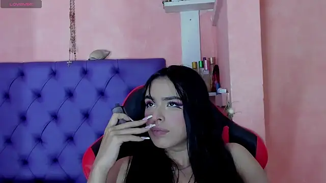 Snapshot of Cloeandtyfanny chatting on January 10, 2025, 9:02 am Cloeandtyfanny online show from January 10, 2025, 9:02 am