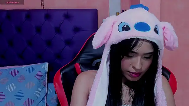 Snapshot of Cloeandtyfanny chatting on January 25, 2025, 6:23 am Cloeandtyfanny online show from January 25, 2025, 6:23 am