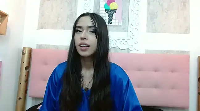 Snapshot of Cloeandtyfanny chatting on February 28, 2025, 3:59 am Cloeandtyfanny online show from February 28, 2025, 3:59 am