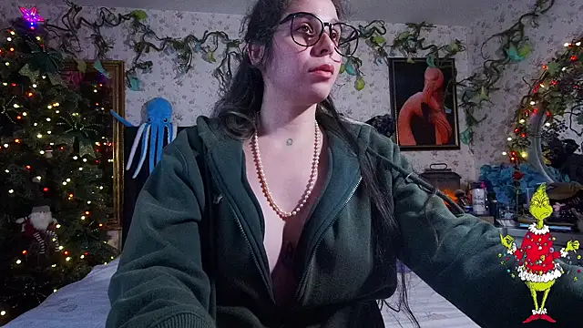 Elizabeth77  online show from December 23, 2024, 8:14 pm