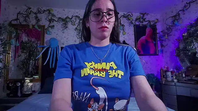 Elizabeth77  online show from January 20, 2025, 8:07 pm