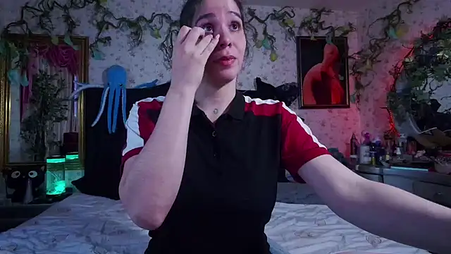 Elizabeth77  online show from February 4, 2025, 7:11 pm