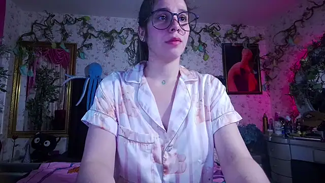 Elizabeth77  online show from February 22, 2025, 12:19 pm