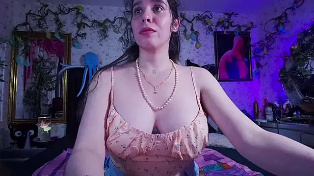 Elizabeth77  online show from March 6, 2025, 10:15 pm