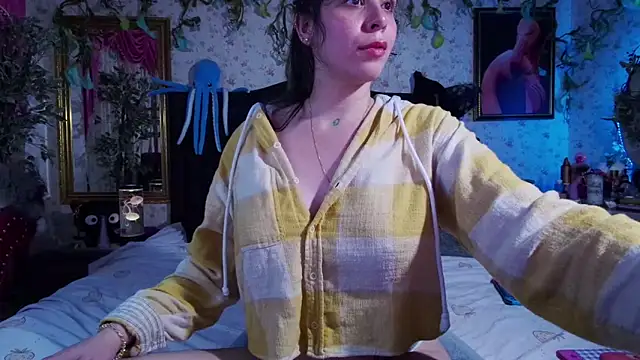 Elizabeth77  online show from March 18, 2025, 10:37 pm