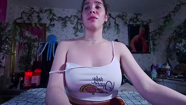 Elizabeth77  online show from September 16, 2025, 10:22 pm