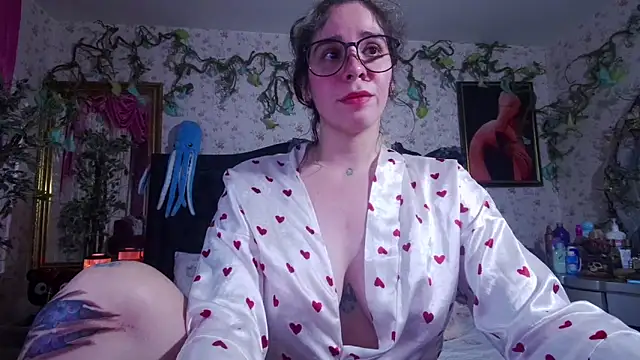 Elizabeth77  online show from October 4, 2025, 10:30 pm