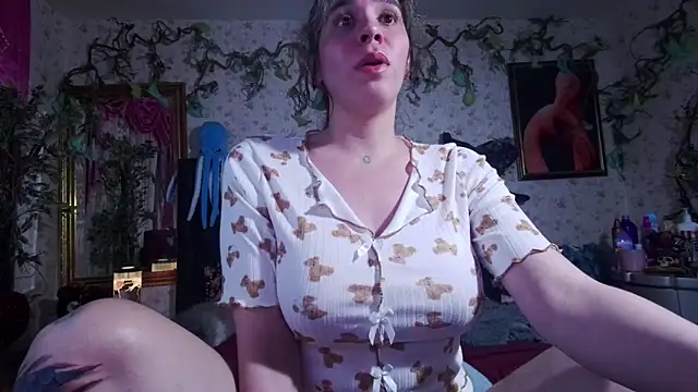 Elizabeth77  online show from October 11, 2025, 9:13 pm