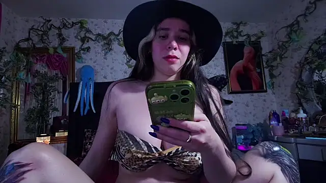 Elizabeth77  online show from October 12, 2025, 10:25 am