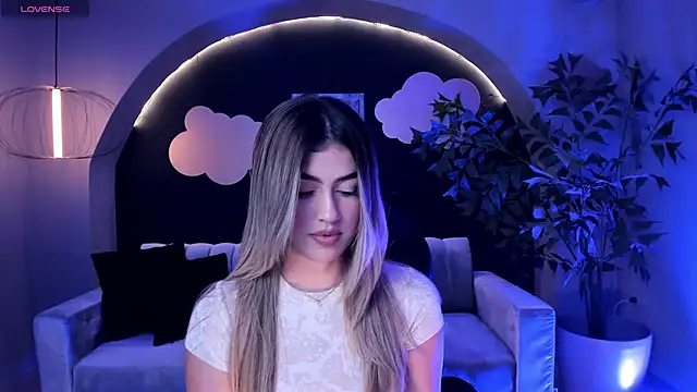 Snapshot of PaulinaSantos_ chatting on March 1, 2025, 7:04 pm PaulinaSantos online show from March 1, 2025, 7:04 pm
