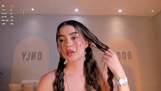 PaulinaSantos  online show from March 13, 2026, 8:37 pm