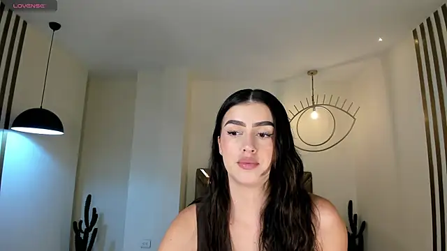 PaulinaSantos  online show from May 2, 2026, 7:41 pm